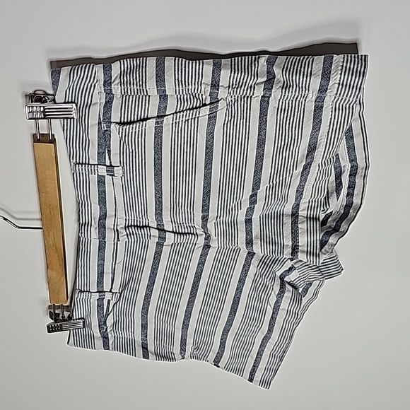 KHAKIS by GAP girlfriend size 6 gray and white shorts - Picture 2 of 8